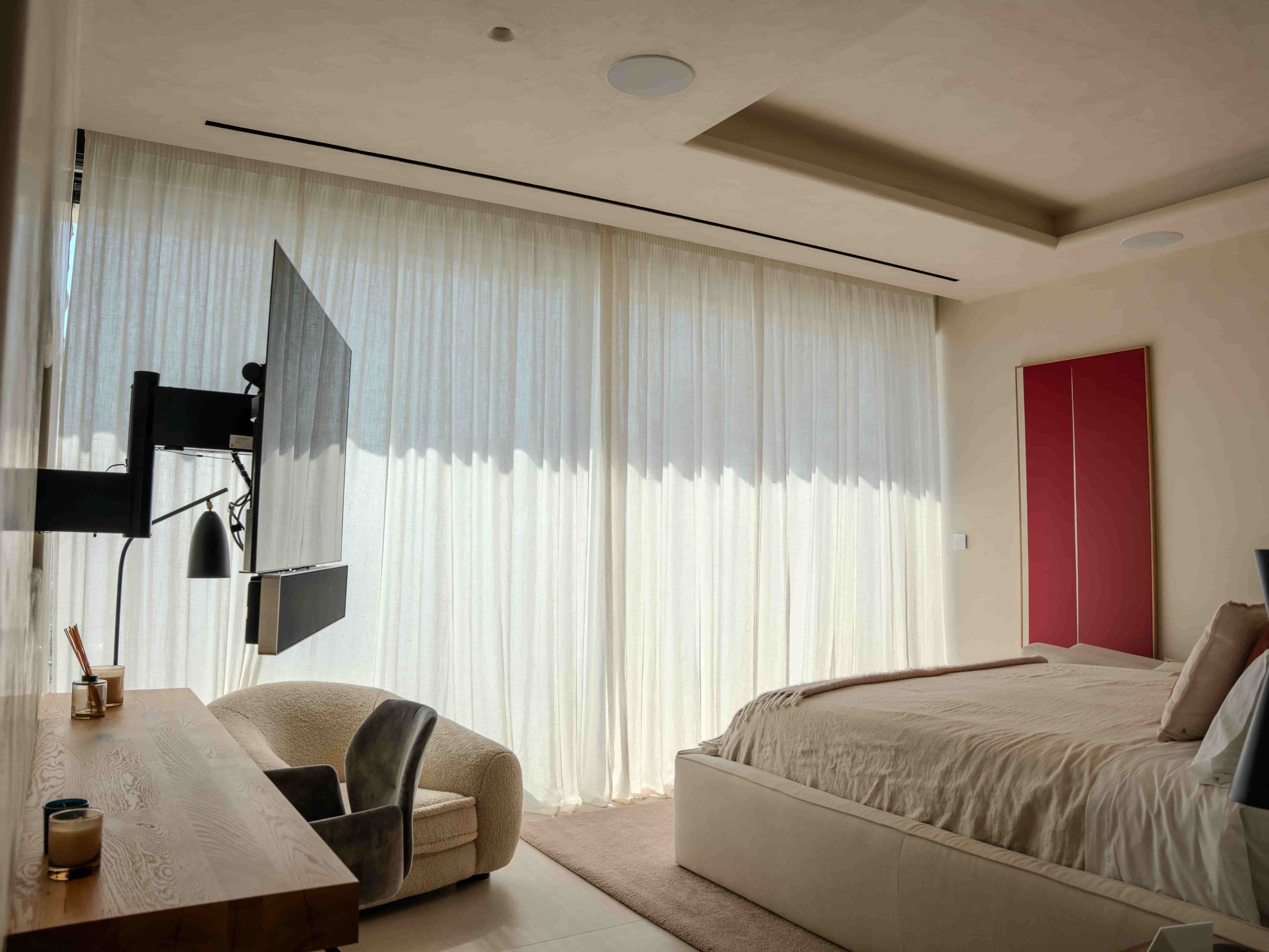 dormitorio-vivienda-tv-motorizada